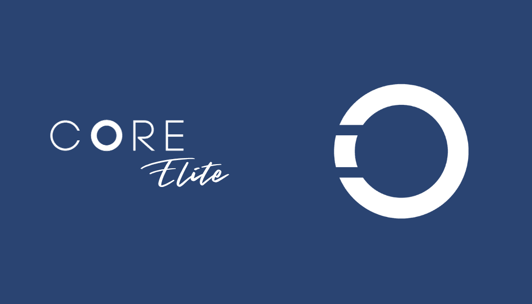 La tarjeta de membresía Core Elite en azul marino